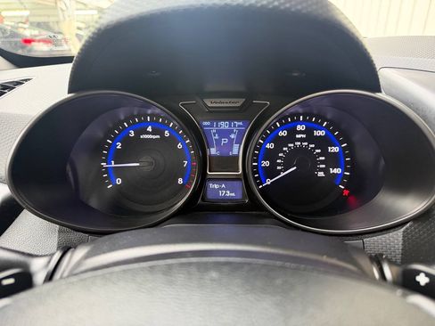 Used 2015 Hyundai Veloster Turbo w/ Option Group 04 FWD image 25