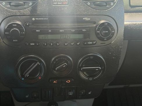 Used 2005 Volkswagen Beetle GLS FWD image 14