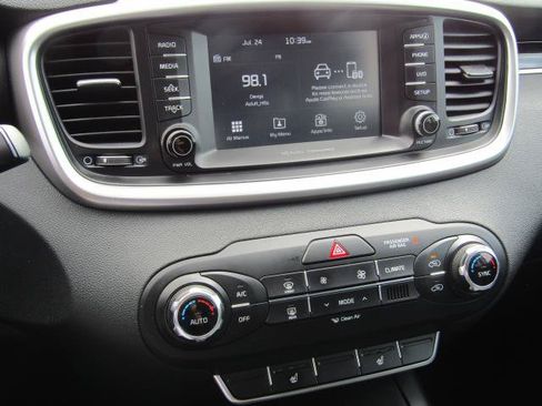 Used 2017 Kia Sorento AWD w/ LX Convenience Package image 20