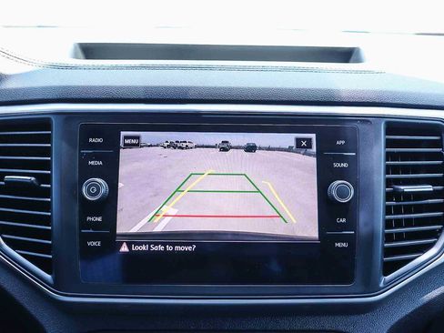 Certified 2020 Volkswagen Atlas Cross Sport SE FWD image 25