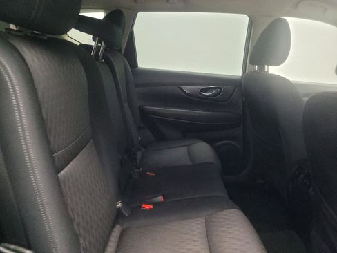 Used 2020 Nissan Rogue SV FWD image 19