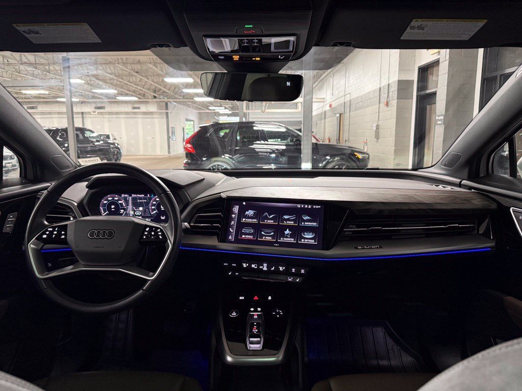 Used 2024 Audi Q4 e-tron Prestige AWD/4WD image 8