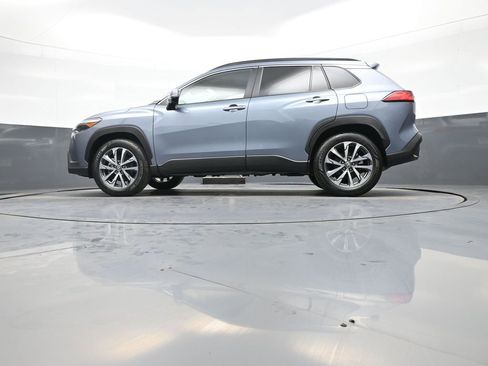 Certified 2023 Toyota Corolla Cross XLE image 33