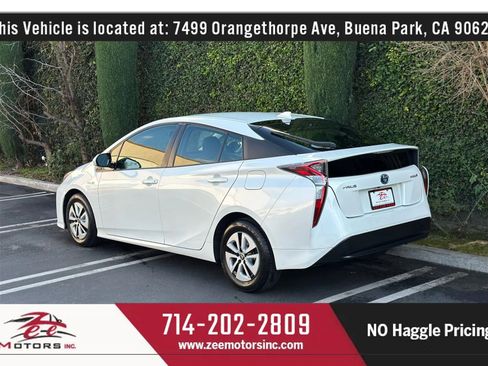 Used 2016 Toyota Prius Three image 9