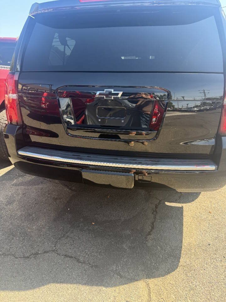 Used 2020 Chevrolet Suburban Premier RWD image 23