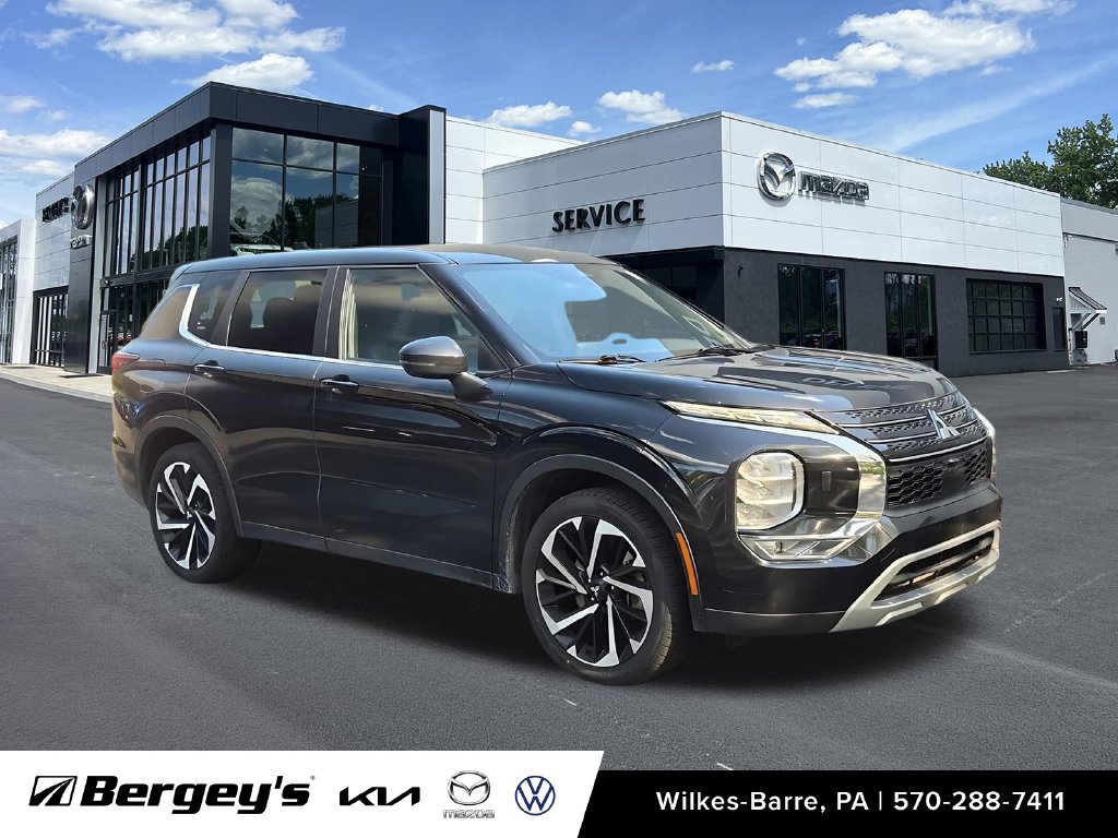 Used 2023 Mitsubishi Outlander SE AWD/4WD image 3