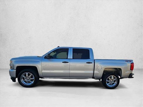 Used 2018 Chevrolet Silverado 1500 Custom w/ Custom Value Package AWD/4WD image 9