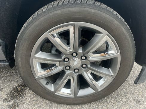 Used 2018 Chevrolet Suburban Premier image 31