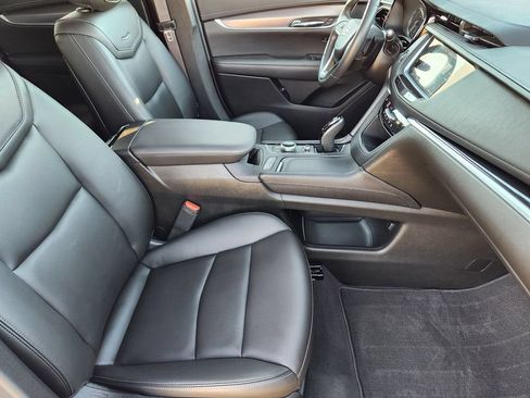 Certified 2023 Cadillac XT6 Luxury FWD image 14