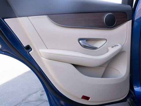 Used 2022 Mercedes-Benz GLC 300 image 18