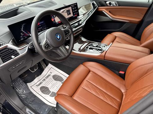 Used 2026 BMW X5 xDrive50e w/ M Sport Package image 22