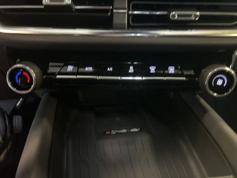 New 2025 Chevrolet Equinox EV LT image 16