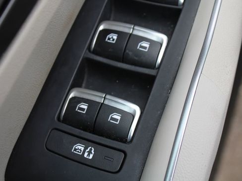 Certified 2025 Kia Sorento S w/ Panoramic Sunroof Package image 20