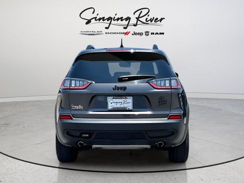 Used 2022 Jeep Cherokee Latitude AWD/4WD image 5
