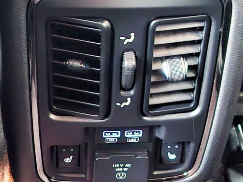 Used 2018 Dodge Durango GT RWD image 31