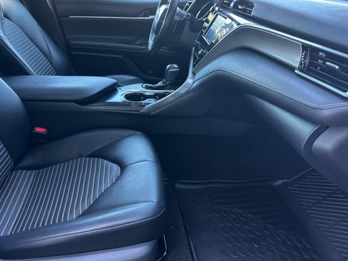 Used 2018 Toyota Camry SE w/ Moonroof Package FWD image 15