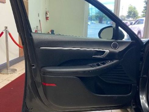 Used 2025 Hyundai Sonata SEL FWD image 9