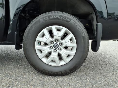 Used 2024 Nissan Frontier SV w/ SV Convenience Package image 19