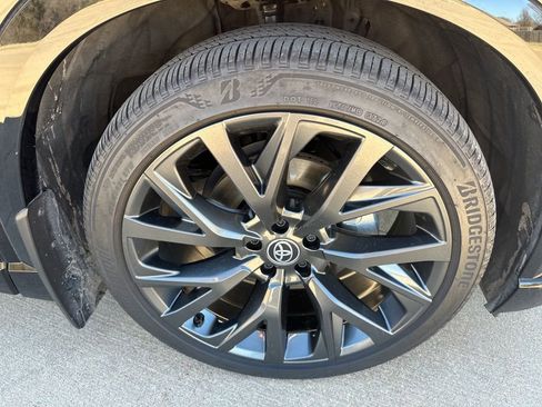 Used 2025 Toyota Crown Signia image 12