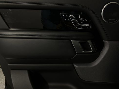 Used 2022 Land Rover Range Rover P525 Westminster Edition image 10