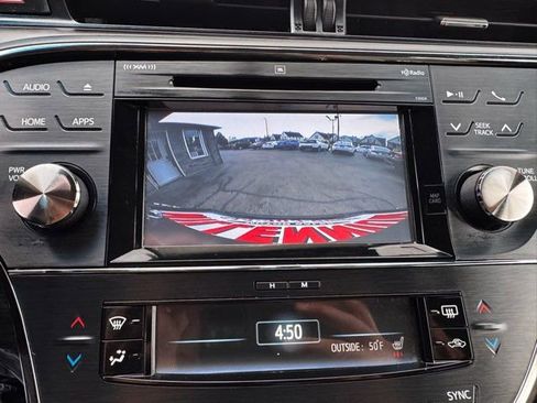 Used 2015 Toyota Avalon Limited w/ Technology Package FWD image 17