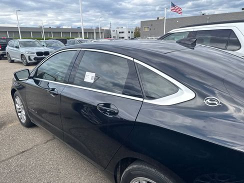 Used 2019 Chevrolet Impala LT FWD image 17