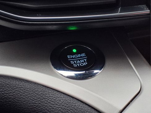 Used 2020 Ford Explorer XLT w/ Equipment Group 202A image 22