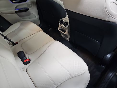 New 2026 Mercedes-Benz GLC 300 4MATIC image 11