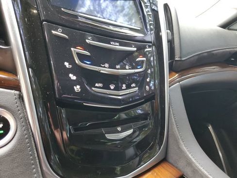 Used 2020 Cadillac Escalade ESV Premium Luxury AWD/4WD image 21