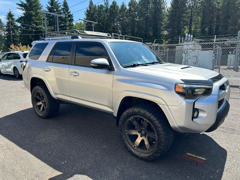 Used 2015 Toyota 4Runner Trail Premium AWD/4WD image 3