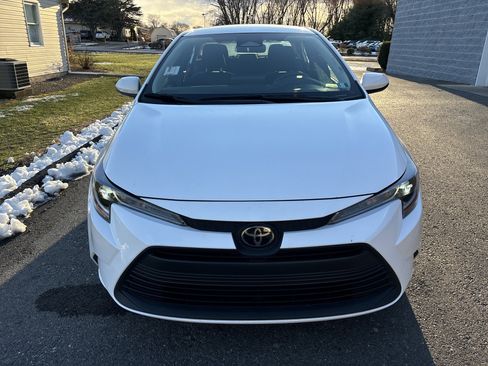 Used 2025 Toyota Corolla LE image 9