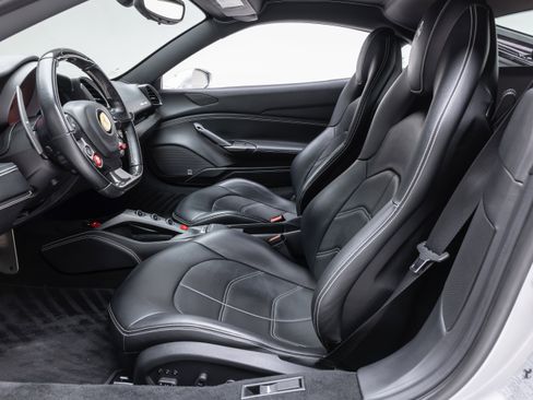 Certified 2018 Ferrari 488 GTB RWD image 33