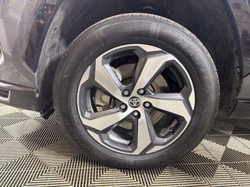 Used 2021 Toyota RAV4 SE image 10