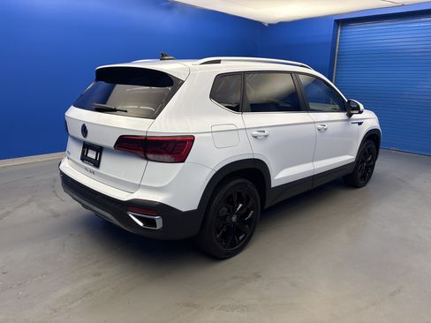 Certified 2023 Volkswagen Taos SE w/ Panoramic Sunroof Package FWD image 7