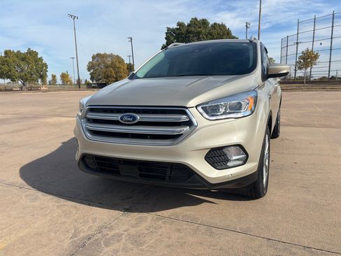 Used 2018 Ford Escape Titanium w/ Ford Safe & Smart Package image 4