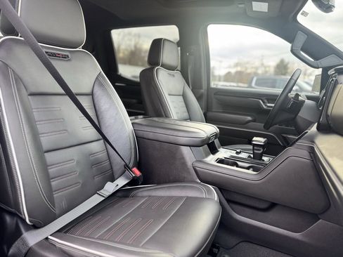 Used 2024 GMC Sierra 1500 AT4X image 10