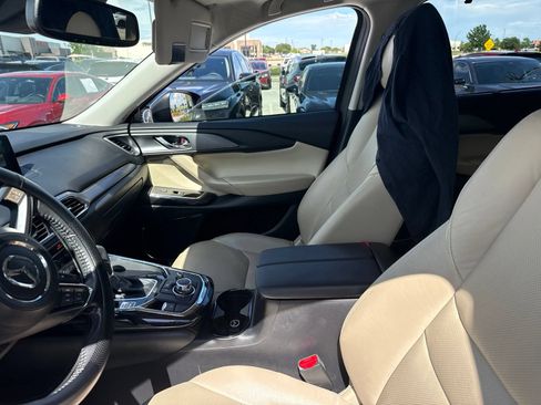 Used 2018 MAZDA CX-9 Touring w/ Touring Premium Package FWD image 8