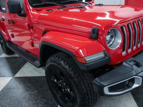Used 2018 Jeep Wrangler Unlimited Sahara w/ Cold Weather Group image 33