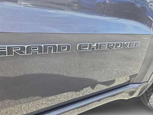 Used 2018 Jeep Grand Cherokee Overland AWD/4WD image 41