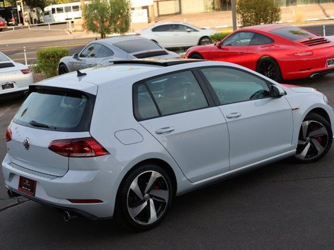Used 2020 Volkswagen GTI SE FWD image 18