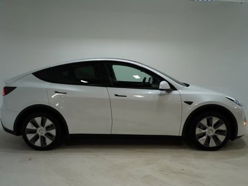 Used 2023 Tesla Model Y Long Range image 8