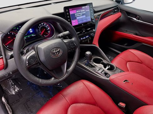 Used 2024 Toyota Camry XSE FWD image 7