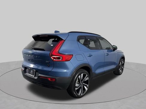 Used 2024 Volvo XC40 B5 Plus w/ Protection Package Premier AWD/4WD image 36