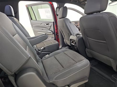 Certified 2024 Chevrolet Traverse LT w/ Trailering Package image 15