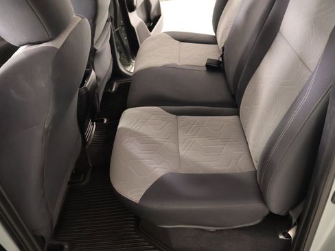 Used 2022 Toyota Tacoma TRD Off-Road image 12