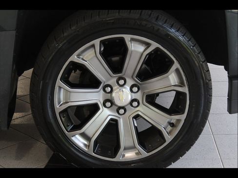 Used 2017 Chevrolet Silverado 1500 LTZ Z71 w/ LTZ Plus Package AWD/4WD image 10