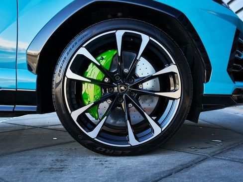 Used 2021 Lamborghini Urus image 19