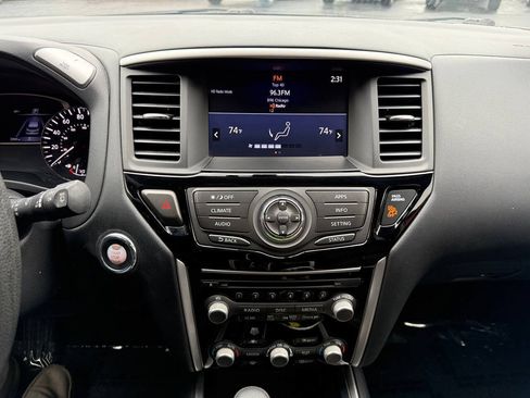 Used 2020 Nissan Pathfinder S FWD image 14