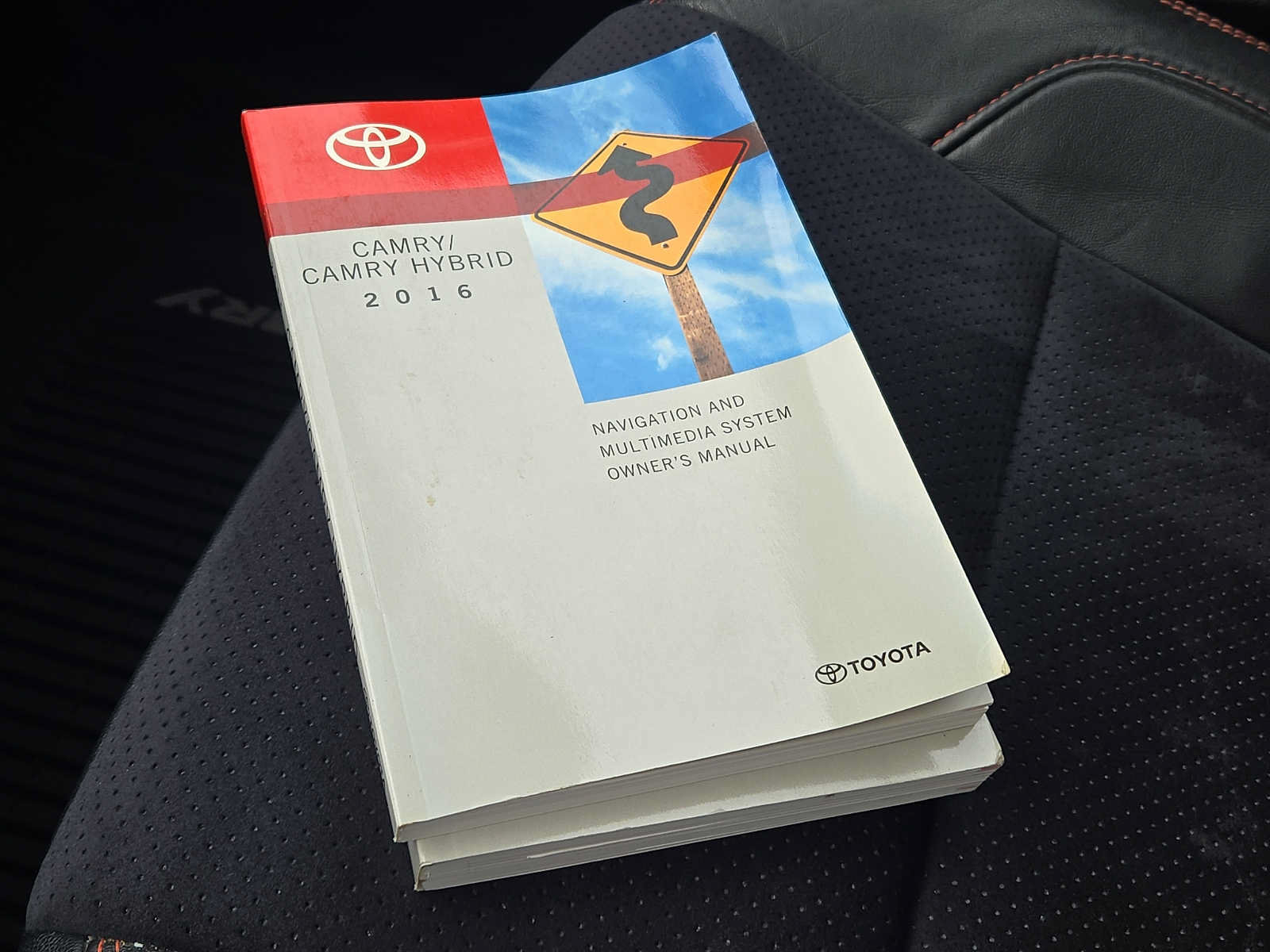 Used 2016 Toyota Camry XSE w/ Moonroof Package FWD image 27