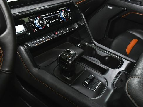 Used 2024 GMC Sierra 1500 AT4 w/ Technology Package image 43